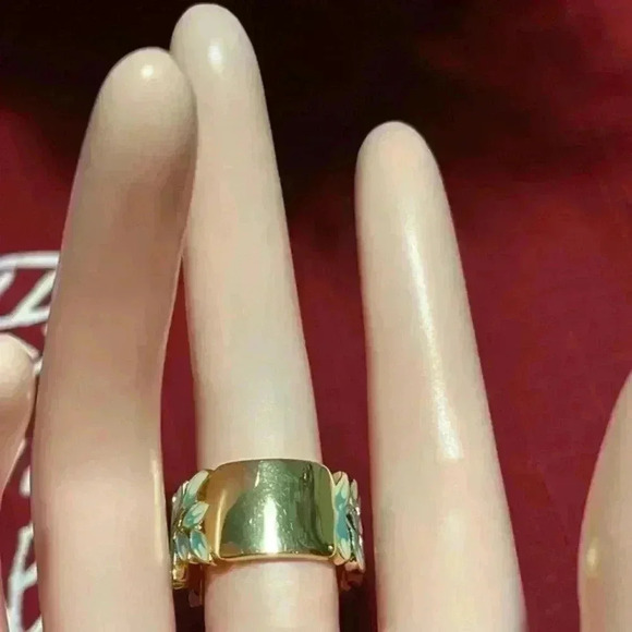 New 18k Yellow Gold Over Sterling Silver White Sapphires Ivy Leaf Band R… - Picture 6 of 6